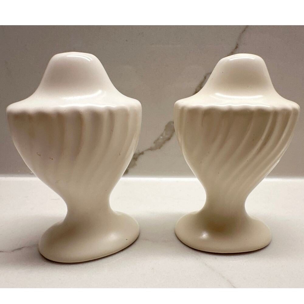 Vintage 1940’s Franciscan Coronado Cream Swirl 2 Pepper Shakers
